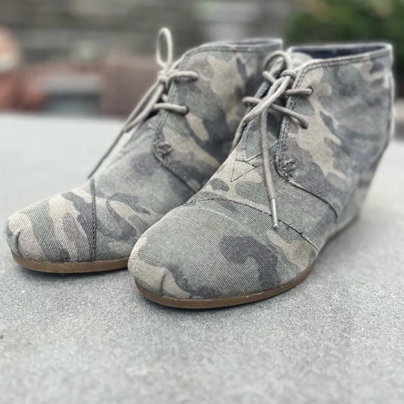 Toms Washed Desert Camo wedge bootie, size 9.5 - Picture 8 of 8